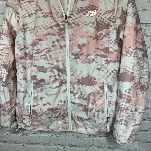 New Balance Camo Lightweight Windbreaker Medium - Picture 4 of 11